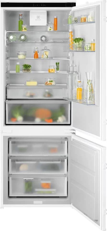 Electrolux KNA7TE75S con le porte aperte, fotografia ufficiale
