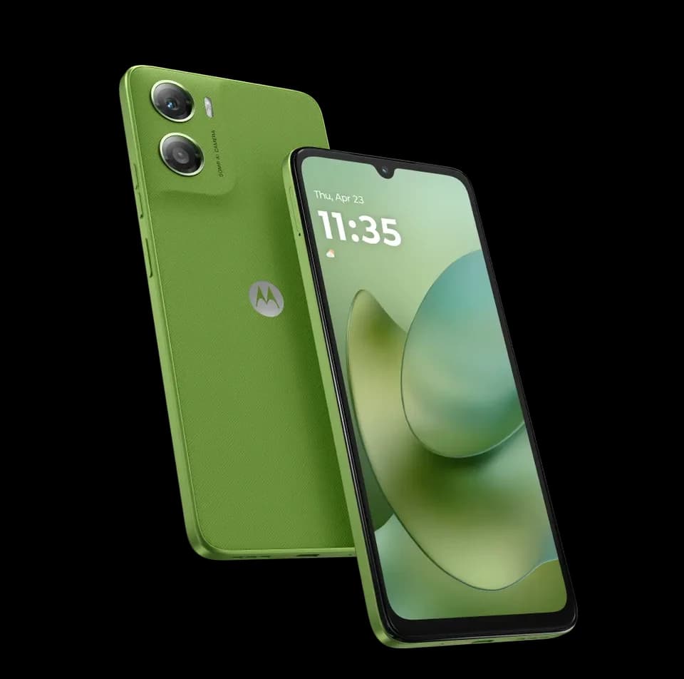Motorola moto g06 PANTONE Tendril, fotografia ufficiale frontale e posteriore verde